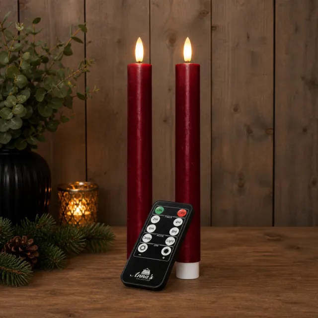 Anna's Collection LED dinerkaarsen - USB oplaadbaar - 2x - bordeaux rood - 23 cm - afstandsbediening