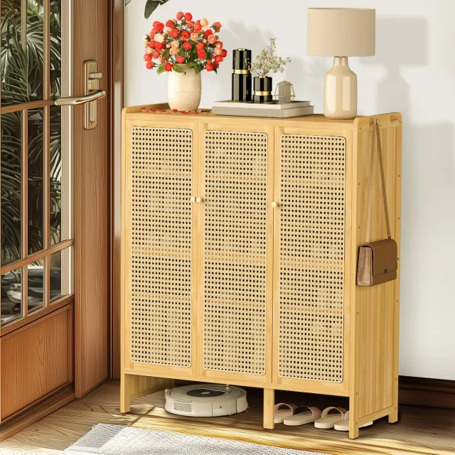 Unho Bamboe schoenenkast groot - 5-laags schoenenrek met 3 rotan deuren - schoenenrek voor hal, slaapkamer of entree - vrijstaande schoenenkast met opbergvakken natuurlijk hout