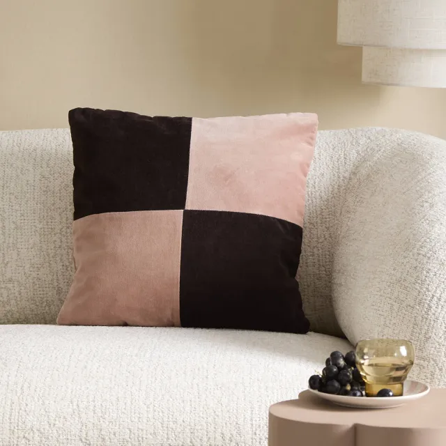 NOUS Living Amber vierkante velvet geruite sierkussenhoes 45x45 cm - lichtroze/bruin