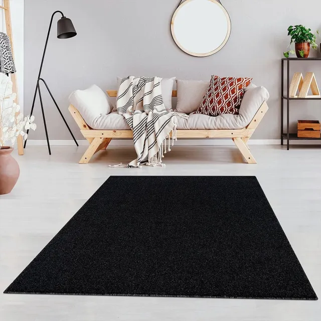 flycarpets Liam Effen Antraciet Vloerkleed - Voor binnen - Laagpolig - 80x250 cm Zwart
