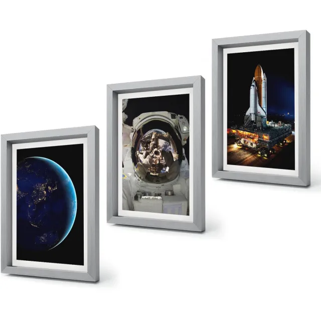 Coloray 4-Delige Schilderij Set - Ruimtebeelden met de aarde, astronaut en raket - 20 x 30 cm - Muurdecoratie - Wanddecoratie - Hal - Interieur Decoratie Zilveren lijst