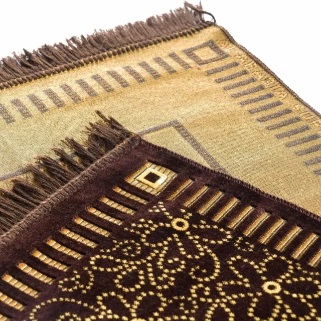 PEAM Gebedskleed Islam - "Al-Mubarak: Een Betoverend Fluweelachtig Gebedskleed met Riyadh-Patroon - Het Perfecte Islamitische Geschenk voor Ramadan, Eid en Hajj" Riyadh / Browncacao