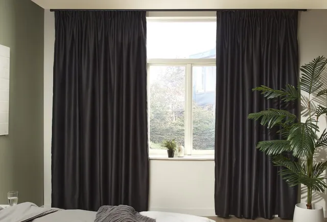 MESA LIVING Verduisterende Gordijnen - Zwart - Gordijnen kant en klaar met Haakjes - 150 x 250cm