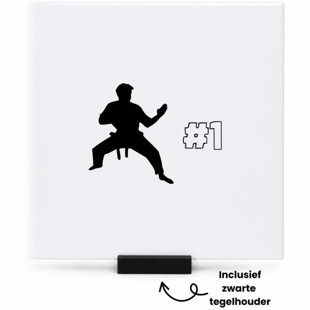 Hacebo Karate tegeltje met tegelhouder - Karate - Familie vrienden - tegeltjes met tekst - Cadeau - spreuktegels - 15x15 CM Wit