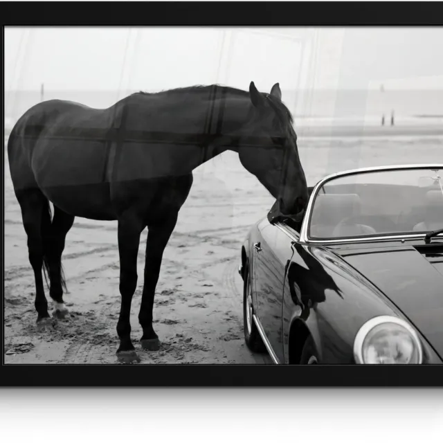 FrameYourWall Poster in lijst - Fotolijst 40x30 cm - Posters - Paard - Auto - Zwart - Wit - Posterlijst zwart - Decoratie - Wanddecoratie woonkamer - Muurdecoratie slaapkamer