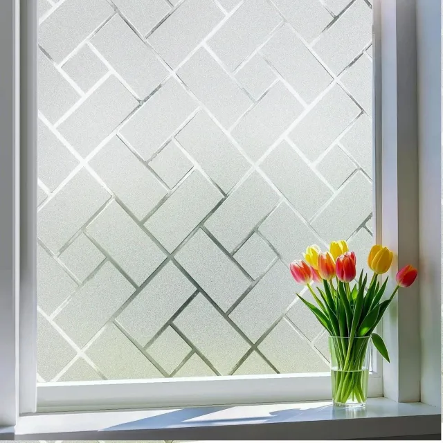 Daity Raamfolie – Privacyfolie tegen inkijk – Lijmvrije statische folie voor ramen & badkamers – Decoratieve folie met melkglaseffect – Zonwerende & warmte-isolerende vinylfolie – 45 x 200 cm – Geschikt voor huis, keuken, woonkamer en badkamer Transparant