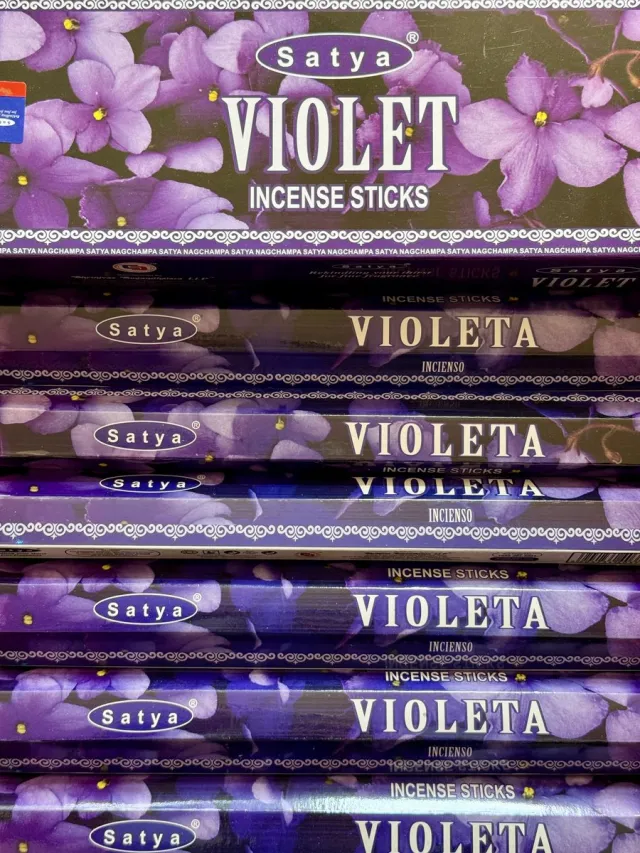 Satya wierook Violet 20 incense sticks x 6 packets paars