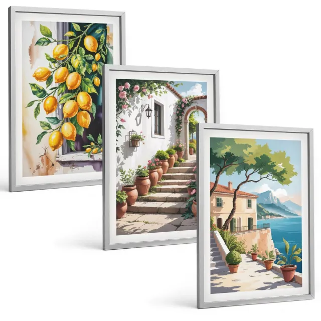 Coloray 3-Delige Schilderij Set - Citroenen Tegen Een Achtergrond Van Bloemen En Uitzicht Op Zee. - 40 x 60 cm - Stijlvolle Muurdecoratie - Kantoor - Woonkamer Decoratie Zilveren lijst