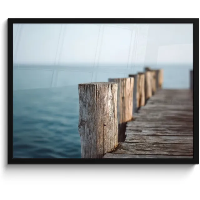 FrameYourWall Poster in lijst - Fotolijst 70x50 cm - Posters - Houten steiger - Helderblauwe lucht - Posterlijst zwart - Decoratie - Wanddecoratie woonkamer - Muurdecoratie slaapkamer