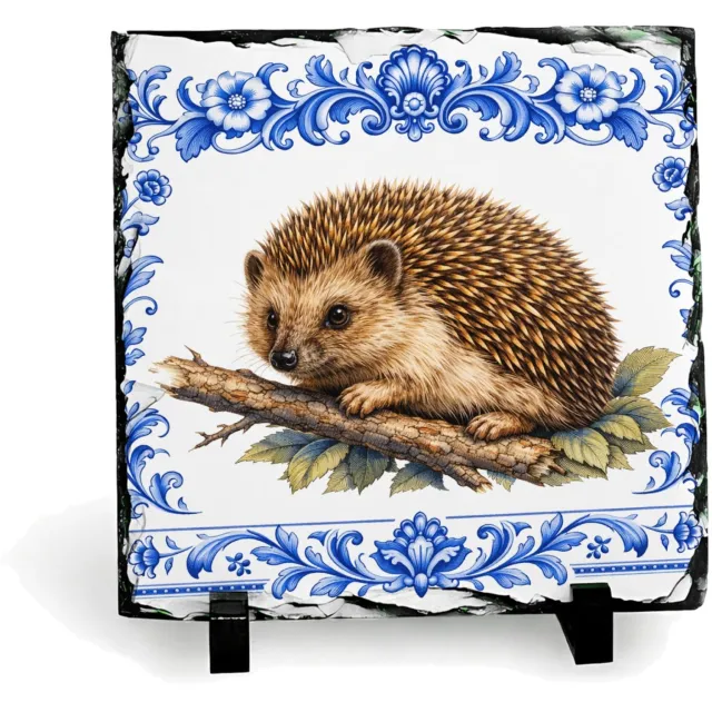 Mr Cadeautjes Leisteen vierkant 15 x 15 - design Een realistische egel op een tak of tussen bladeren, omringd | cadeau Wit