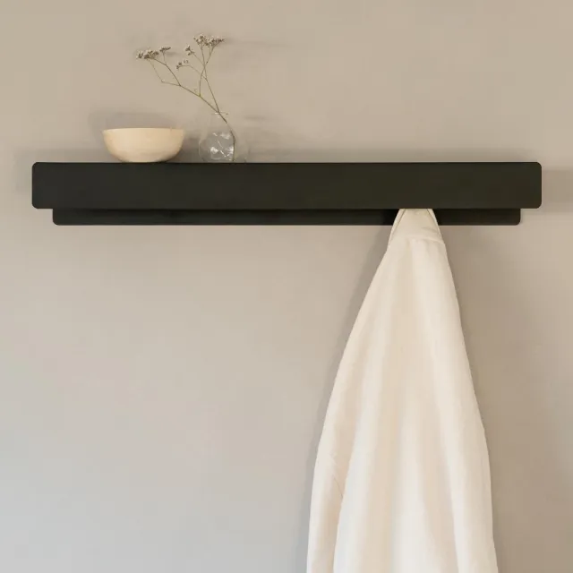 Famanu Wandkapstok met verborgen haken en plank, moderne kapstok van metaal, zwart design voor kleding en accessoires