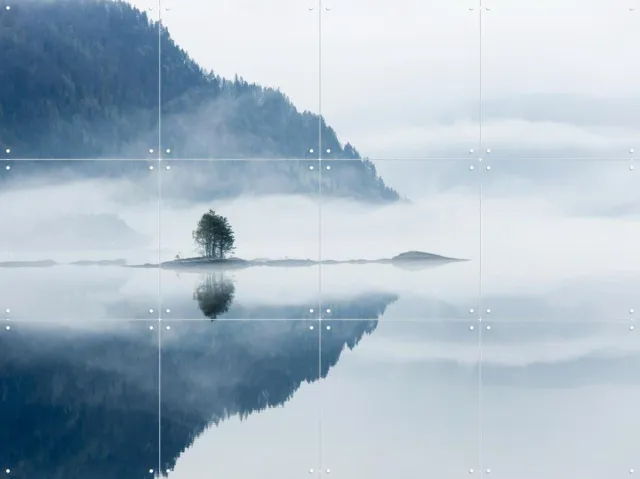 IXXI Solitude Lake, Claire Droppert - 80 x 60 cm - Grote wanddecoratie en posters - Realisme, Naturalisme, Minimalisme, Fotografie, Abstract, Gang Blauw / Grijs / Zwart