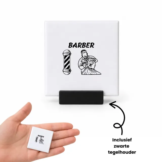 Hacebo Beste barber ever tegeltje met tegelhouder - Kapper - de beste kapper - tegeltjes met tekst - kapsalon - kapper - knippen - knipbeurt - spreuktegels - 4.8x4.8 CM Wit