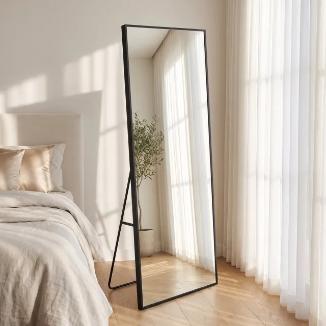 MEXUS Grote Vloerspiegel Zwart, Volledige Lengte Passpiegel met Aluminium Frame, Staande Spiegel voor Slaapkamer & Kleedkamer (164×54 cm)