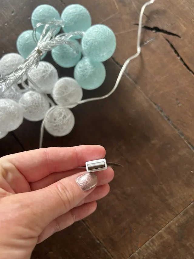 The Home Deco Factory Lichtslinger LED bollen blauw/wit met USB aansluiting - lichtslinger - bolletjes - met USB aansluiting