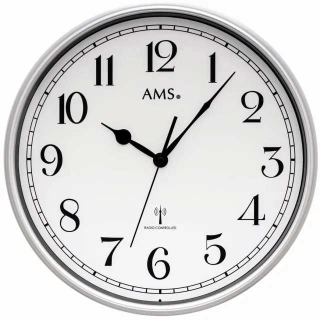 AMS F5610 - Wandklok - Radiogestuurde tijdsaanduiding - Kunststof - Mineraal Glas - Rond - Cijfers - Diameter 37 cm ø - Zilverkleurig - Wit - Zwart