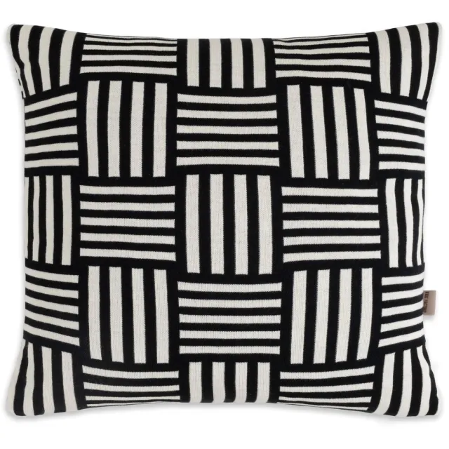 Knit Factory Dash Sierkussen - Vierkant kussen - Kussen woonkamer - Bank kussen - Decoratie kussen - Modern - Ecru/Zwart - 50x50 cm - Superzacht - Geblokt/Gestreept - Kussenhoes inclusief kussenvulling
