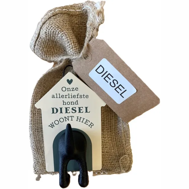 History& Heraldry Ltd Hondenriemhouder-Diesel-in leuk kado verpakking-15cmx10cm-woonaccessoires-hondengarderobe-kapstok voor honden-kado idee voor hondenbezitters-haak voor hondenriem creme