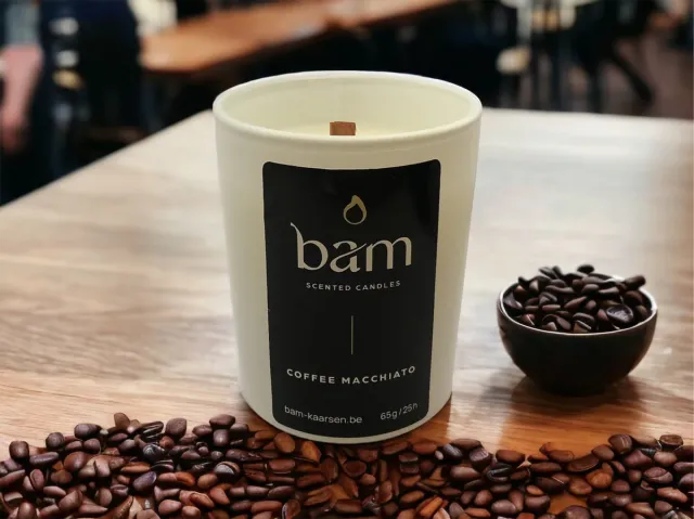 Bam Mini Coffee Macchiato Geurkaars – Koffie Kaars met Houten Wiek – Vegan Geurkaars van Zonnebloemwas – 25 Branduren – Handgemaakt in België wit