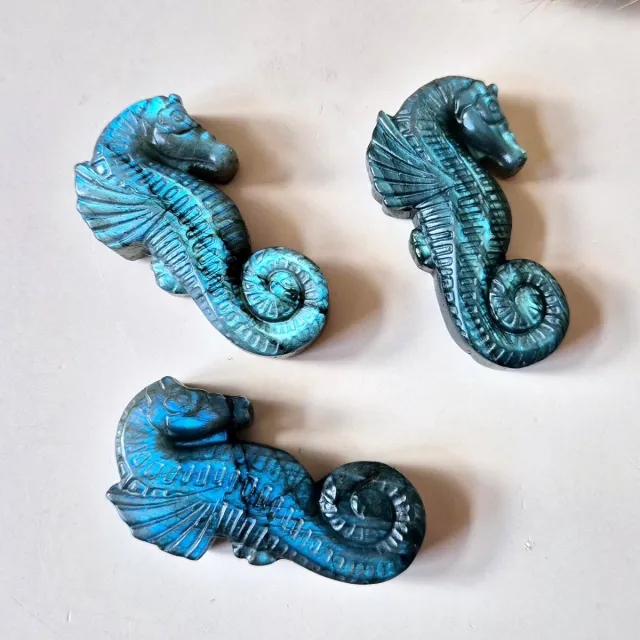 Moonlight Gemstones Labradoriet Zeepaardje – Edelsteen Carving (5cm)