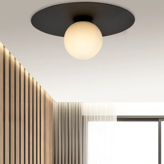 Emibig Esbjerg plafondlamp zwart met witte opaalglas bol E14 - Creëer een sfeervolle ambiance in uw huis Zwartachtig