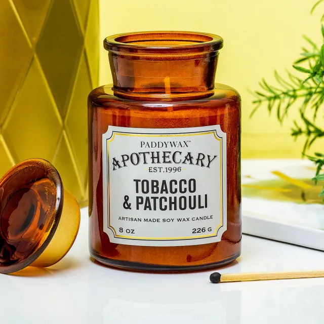 Paddywax Hardware Geurkaars – Tobacco & Patchouli – Geurkaars in Glazen Apothekerspot Bruin