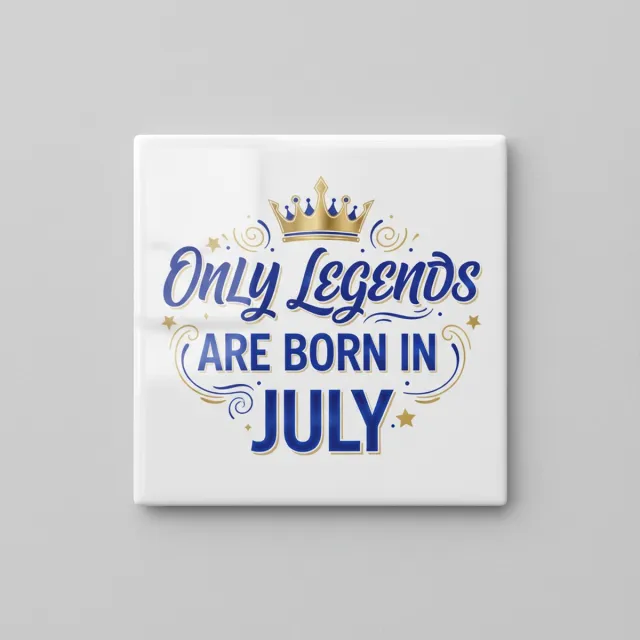 Nevolis “Only Legends Are Born in July” Premium Verjaardagstegel – Uniek Keramisch Cadeau – 15×15 cm Multi Color