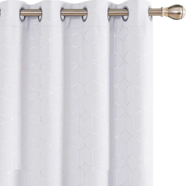 PolkaHome Set van 2 Lichtwitte Grijze Verduisteringsgordijnen met Oogjes Thermisch Verduisteringsgordijn Anti Koude Zilver Gedrukt Patroon Deurgordijnen Slaapkamer Woonkamer 132 x 138 cm Lichtwit Grijs