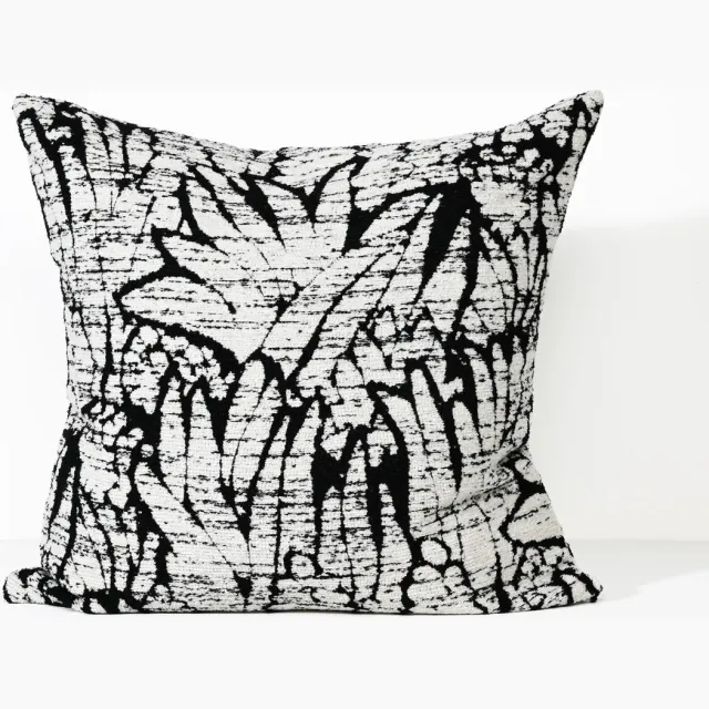 Darcy & Duke Black Palm - Sierkussen - 55 X 55