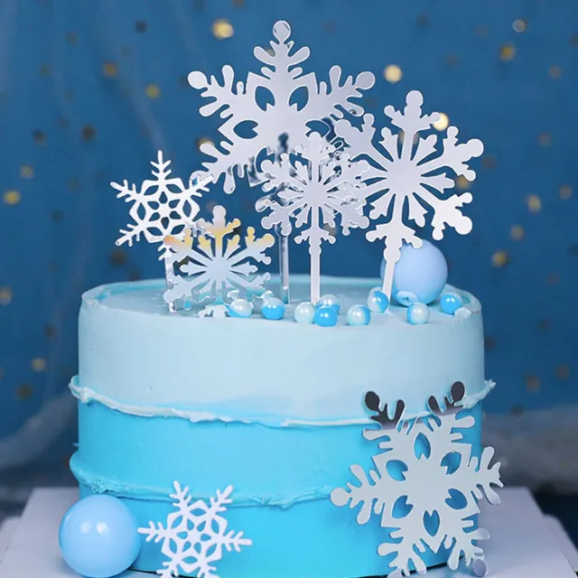 PZCC 32 Stuks Kerst Taartdecoratie Sneeuwvlokken - Sneeuwvlok Taartdecoratie - Cupcake Toppers en Dessertdecoratie - Witte en Zilveren Acryl Sneeuwvlokken - 4 Maten
