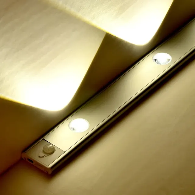 PomBoo LedLamp - USB - Bewegingssensor - Multicolor - Zwarte lamp - 2 licht punten - 20 cm - Magneet.