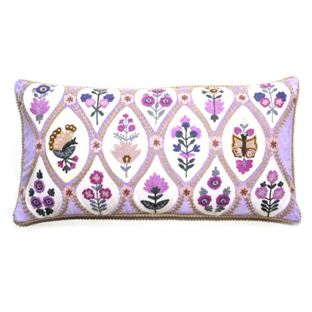 Only natural kussen velvet bloemen lila met geborduurde bloemen en vlinders 30 x 60 cm Lila met bloemen en vlinders