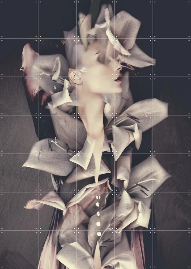 IXXI Amazon, STUDIO HANNAH LEMHOLT - 100 x 140 cm - Grote wanddecoratie en posters - Surrealisme, Fotografie, Gemengde Technieken, Woonkamer Wit / Warme kleuren
