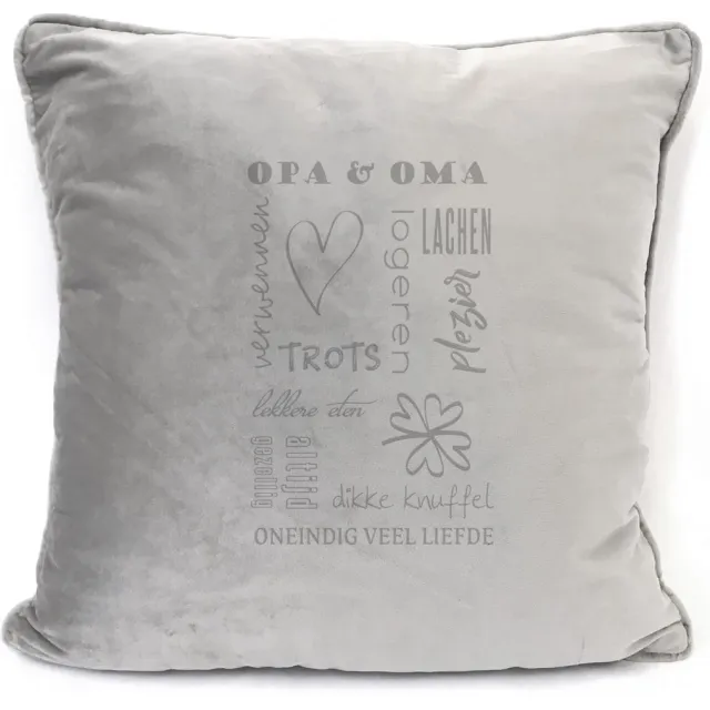 SandD-art Grijs sierkussen Velours - 45x45cm - Met Tekst: Opa En Oma. Cadeau-voor Opa En Oma - Zomaar - Kerst - Sinterklaas - Verjaardag - Vaderdag - Moederdag.