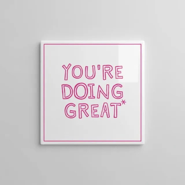 Nevolis You’re Doing Great Tegel – Motiverende Quote Wanddecoratie – Positieve Woon- & Kantoordecoratie – Keramische Tegel 15 × 15 cm Multi Color