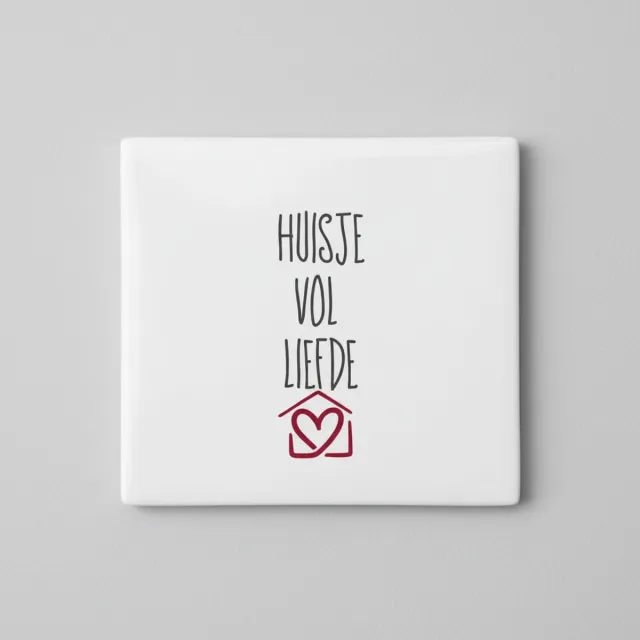 Nevolis “Huisje Vol Liefde” Tegel – Warme Nederlandse Woontekst – Decoratieve Keramische Tegel voor Huis & Muur 15 x 15 cm Multi Color