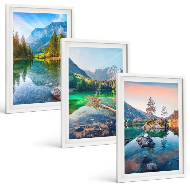 Coloray 3-Delige Schilderij Set - Bergmeren Met Water En Omringende Natuurlandschappen - 40 x 60 - Wanddecoratie - Woonkamer Decoratie - Moderne Wanddecoratie Witte lijst