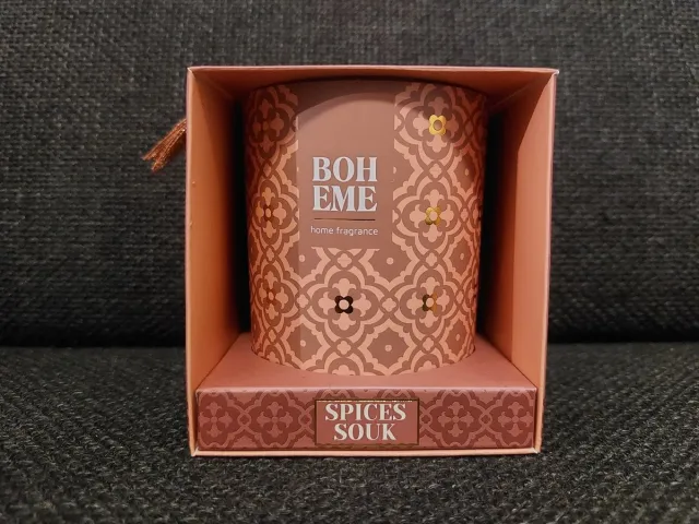 Boheme Fragrance Luxe Geurkaars in Glas - Boheme Fragrance - Spices Souk | Kaars met print op glas - Luxe Geuren - Geurkaars in Glas Oranjebruin