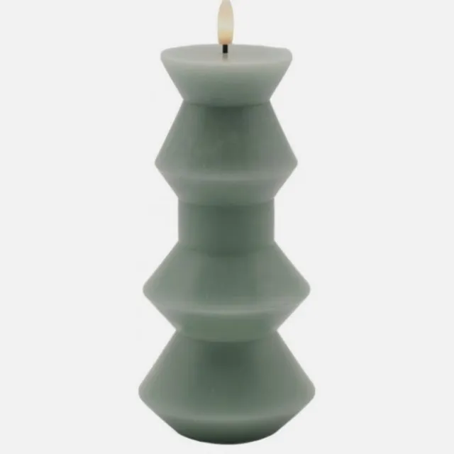 Sirius Sille Geometric Nordic LED Kaars – Stompkaars Geometrisch Ø9×20,5 cm – Sandy Green/turquoise/blauw/groen Sandy Green - Geometrisch Middel