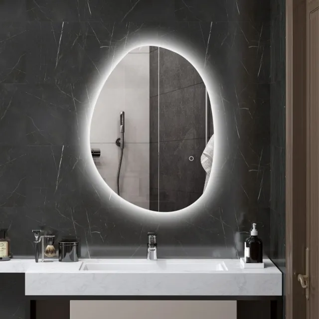 HAUSS SPOLE Badkamerspiegel Asymmetrisch – 70 x 50 cm – Gehard Glas – Zilverkleurig – Verstelbare Achtergrondverlichting – Aanraakbediening en Anticondens