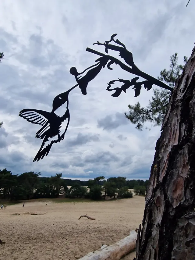 Wondersathome Metalen Boom Prikker - Boom Steker - Kolibrie - Hummingbird - Metalen Vogel - Tuin Vogel - Tuin Hanger - Tuindecoratie - Metal Bird - Garden Ornament Zwart Kolibri
