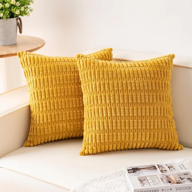 SKIEHAN Set van 2 decoratieve ribfluwelen kussenslopen - 45 x 45 cm (18x18 inch) - Zachte gestreepte kussenslopen - Modern boerderijhuisdecor - Voor bank, woonkamer, bed - effen kleur - Felgeel