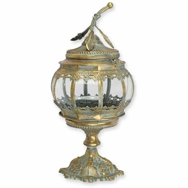 MadDeco Boutique Trukado - Victoriaanse Lantaarn "Forest Berry" met Glazen Vensters - Mooie en originele lantaarn-kaarshouder in Victoriaanse stijl- hoogte 46,7cm Goud