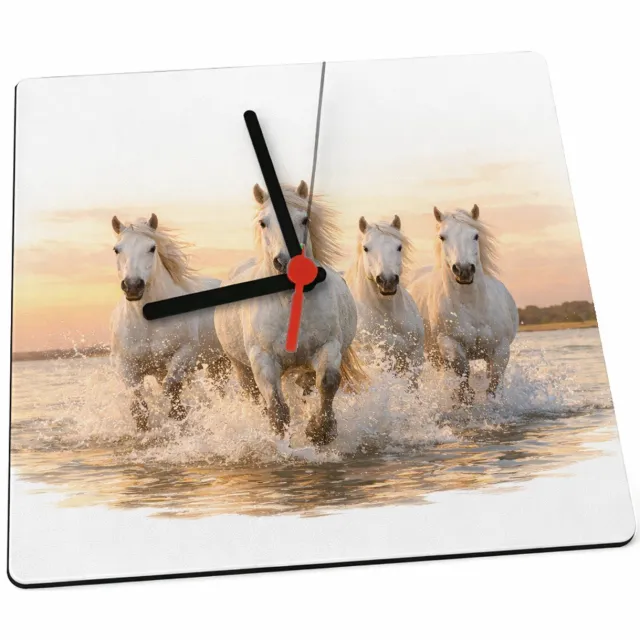 Mr Cadeautjes Klok 19 x 19 - design Een dynamische natuurscène met een enkele centrale hoofdfigu | cadeau Wit