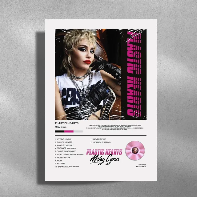 Luxe poster Miley Cyrus - Plastic Hearts - Metalen Poster 30x40cm - album cover roze