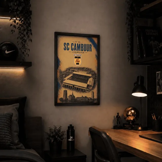 Joshimo SC Cambuur Poster | Leeuwarden Stadion & Skyline | Inclusief Zwarte A4 Lijst | Voetbalposter