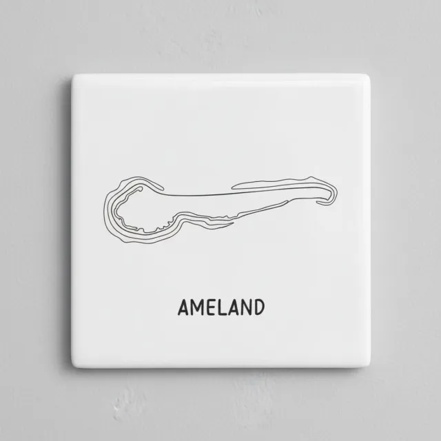Nevolis Ameland Eilandkaart Keramische Tegel 15x15 cm – Minimalistische Nederlandse Eiland Wanddecoratie Multi Color