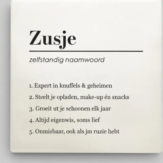 Nevolis Zusje Definitie Tegel – Grappige Woordenboek Tekst over Zus – Decoratieve Keramische Tegel als Cadeau 15 x 15 cm Multi Color