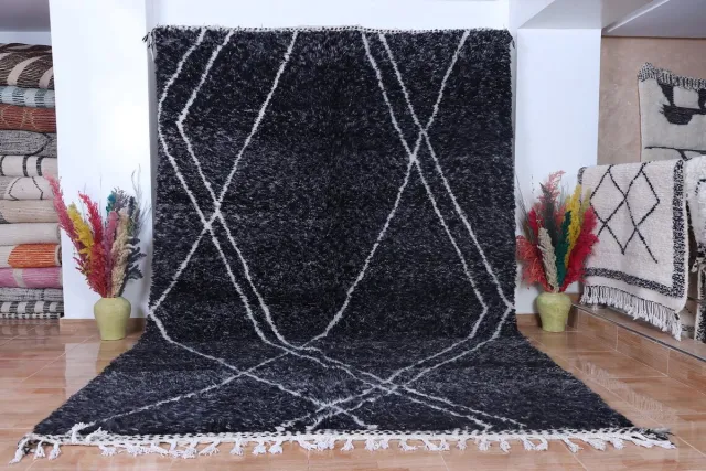 Poufs&Pillows Vloerkleed Beni Ouarain - Marokkaans Vloerkleed - 300 x 200 cm - Handgemaakt & Uniek - Gemaakt van 100% wol - Hoogpolig Tapijt Zwart