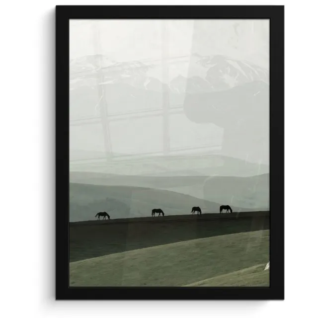 FrameYourWall Poster in lijst - Fotolijst 30x40 cm - Posters - Grijs - Berg - Paarden - Posterlijst zwart - Decoratie - Wanddecoratie woonkamer - Muurdecoratie slaapkamer